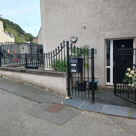 Bodlondeb Castle Bed & Breakfast { Central Llandudno} ภายนอก รูปภาพ