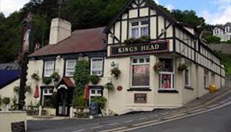 Bodlondeb Castle Bed & Breakfast { Central Llandudno} ภายนอก รูปภาพ