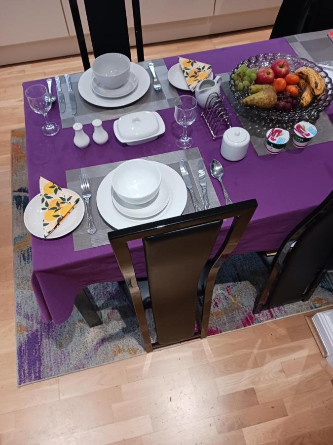 Bodlondeb Castle Bed & Breakfast { Central Llandudno} ภายนอก รูปภาพ