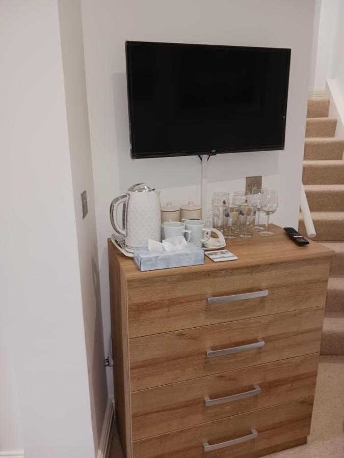 Bodlondeb Castle Bed & Breakfast { Central Llandudno} ภายนอก รูปภาพ