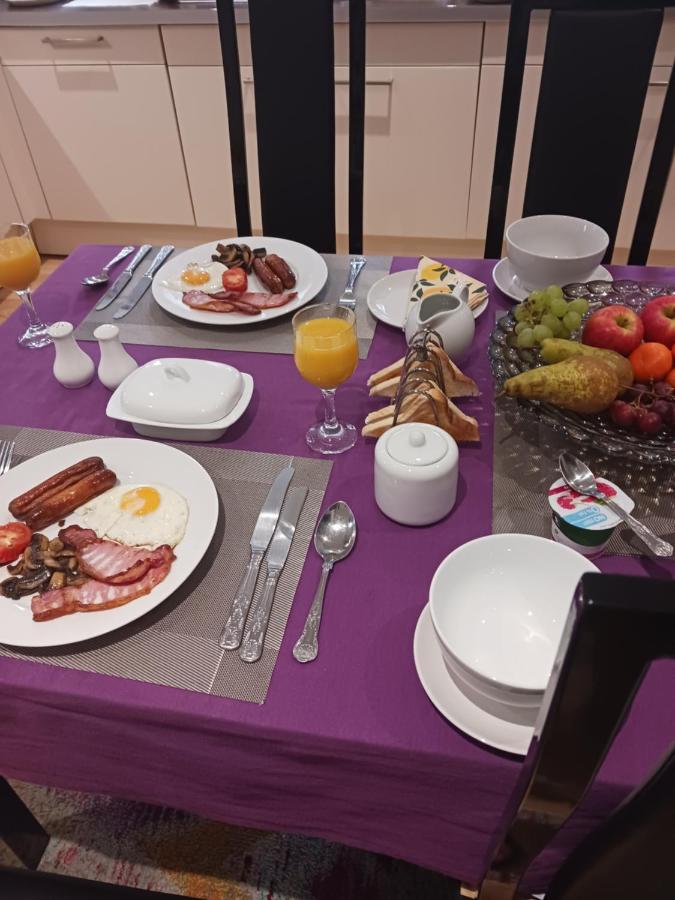 Bodlondeb Castle Bed & Breakfast { Central Llandudno} ภายนอก รูปภาพ