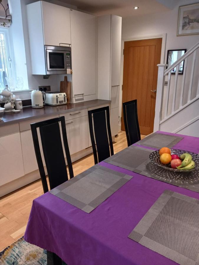 Bodlondeb Castle Bed & Breakfast { Central Llandudno} ภายนอก รูปภาพ