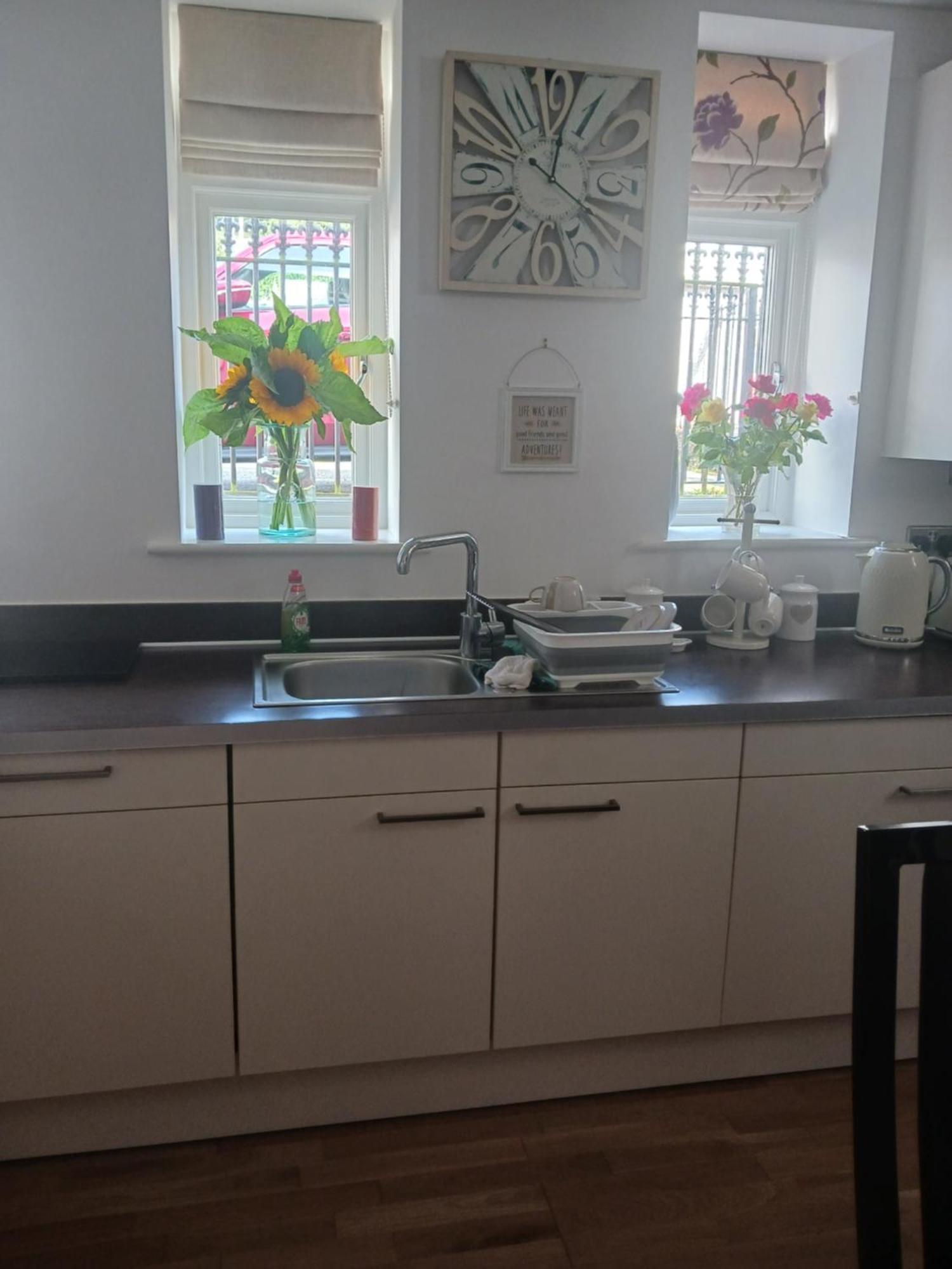 Bodlondeb Castle Bed & Breakfast { Central Llandudno} ภายนอก รูปภาพ